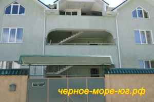Гостевой дом по ул. Изумрудная, 12 в Адлере